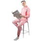 dansk mænd poser med matchende pyjamas par og læser avis